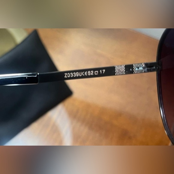 Louis Vuitton Aviator sunglasses black - Picture 4 of 4